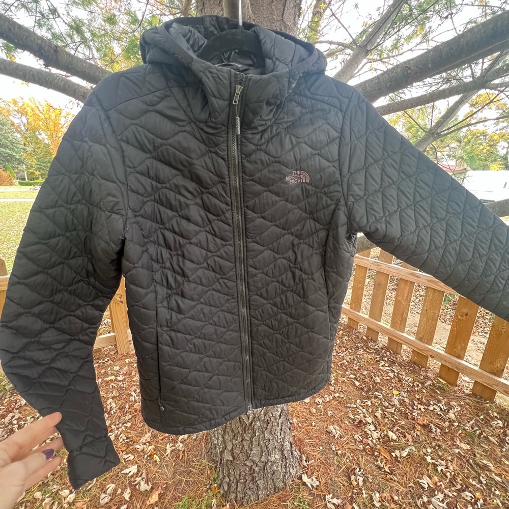 The North Face Thermoball Women's Black Puffer Jacket LG